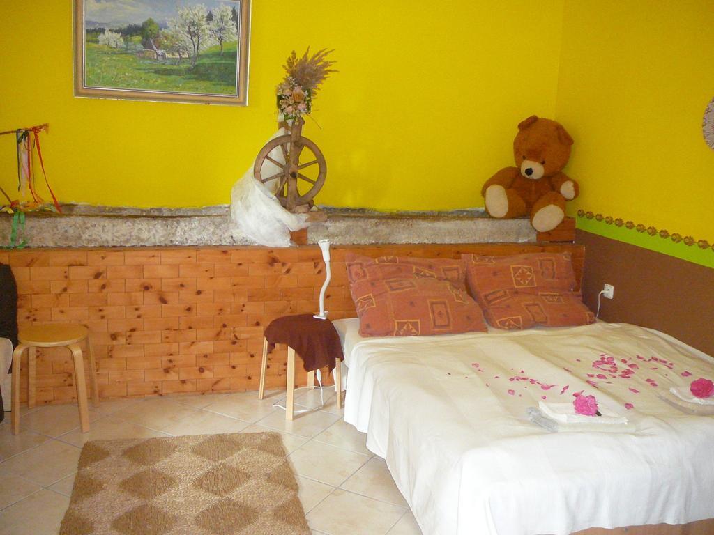 Apartamento La Ferme De Sissi Smrzice Habitación foto